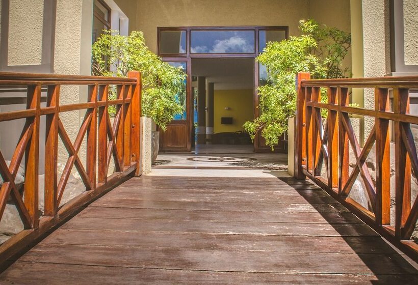 Hotel Sunset Reef Resort & Spa