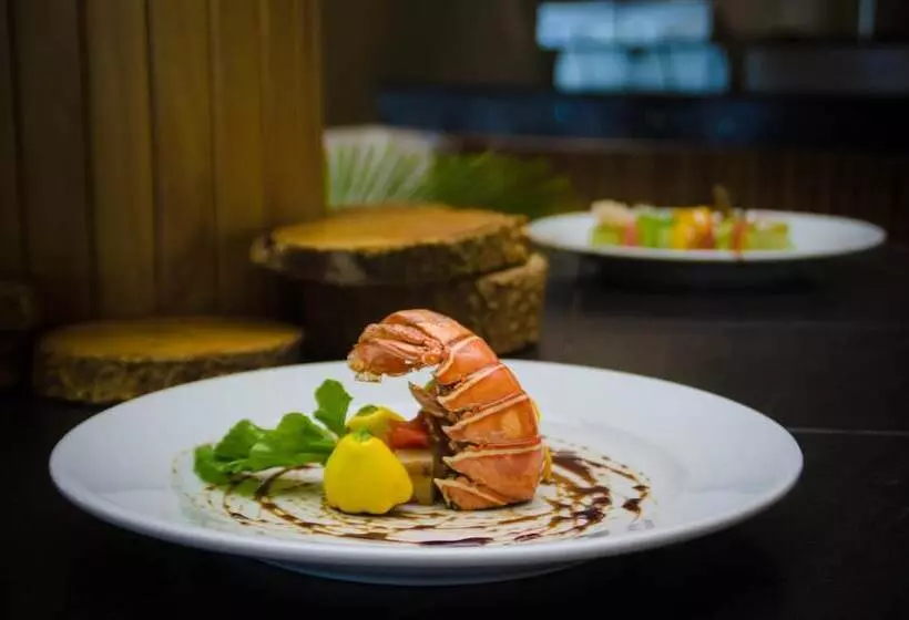 هتل Sunset Reef Resort & Spa