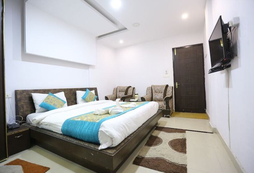 Отель Uttaranchal Tourist Guest House