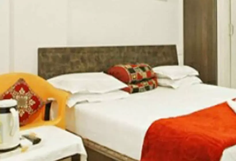 ホテル Uttaranchal Tourist Guest House