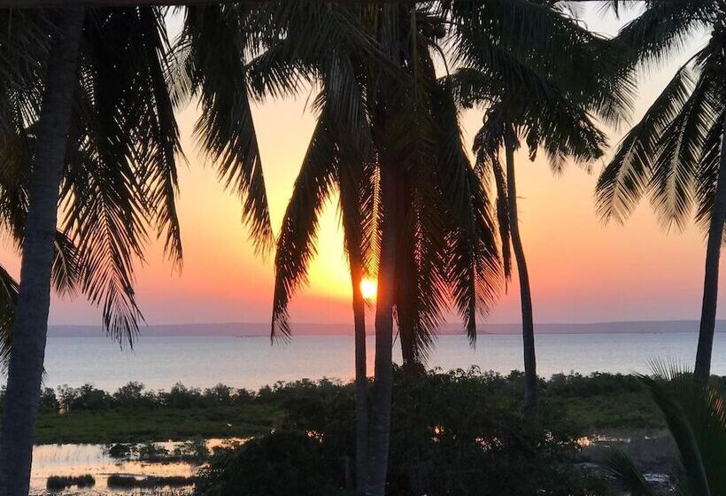 هتل Vertigo Lodge De Estaurio