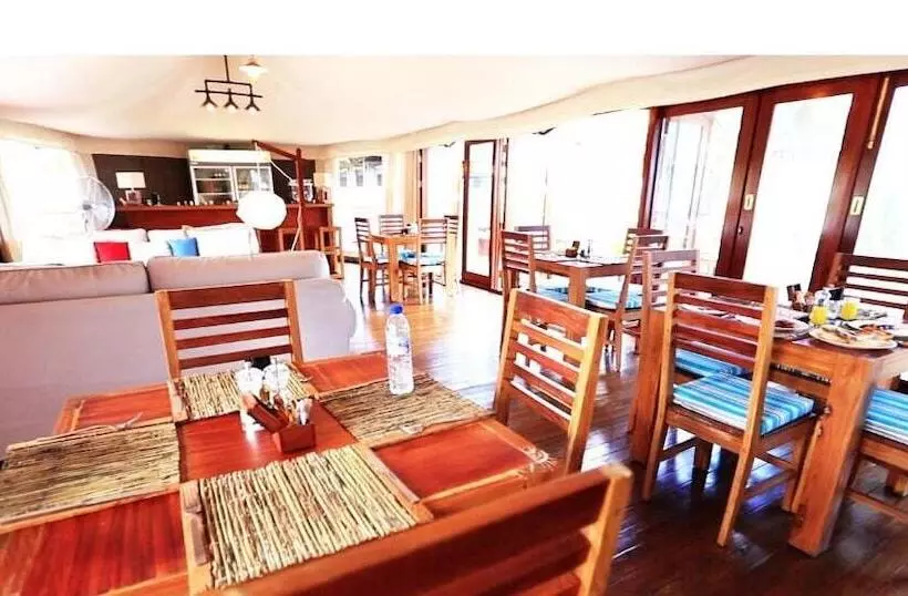 هتل Vertigo Lodge De Estaurio