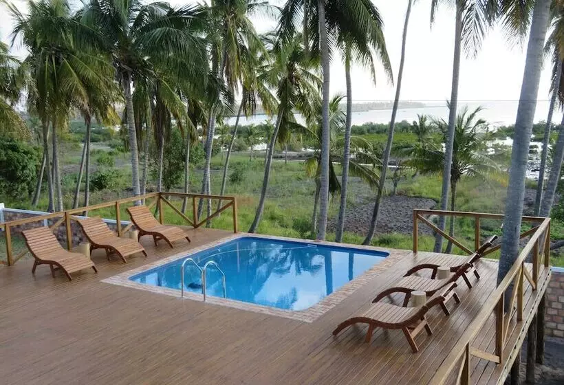 هتل Vertigo Lodge De Estaurio