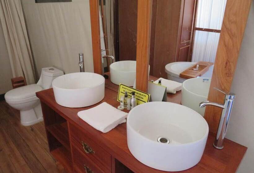 هتل Vertigo Lodge De Estaurio