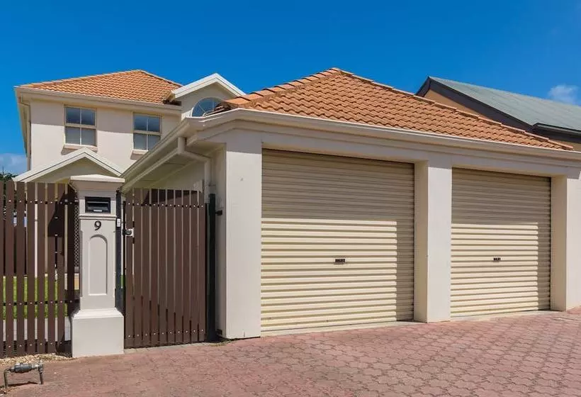 Port Adelaide Harbourside Home