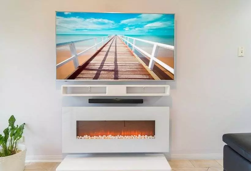 Port Adelaide Harbourside Home