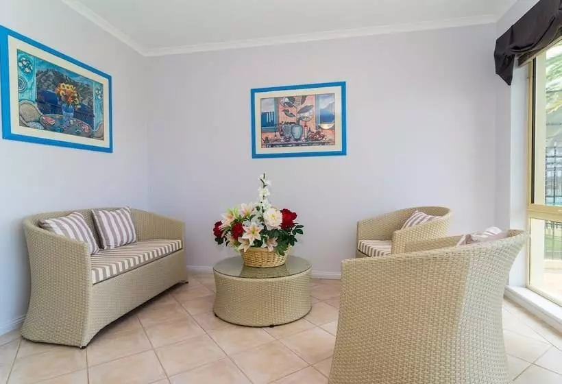 Port Adelaide Harbourside Home