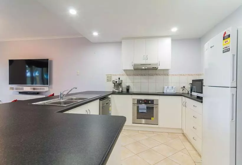 Port Adelaide Harbourside Home