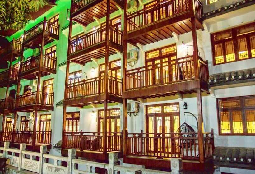 The Family Hotel In Yangshuo County