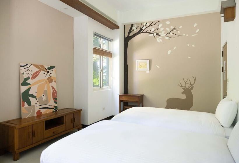 تختخواب و صبحانه Reindeer Miaoli Green Wave