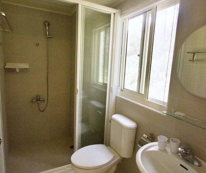 تختخواب و صبحانه Reindeer Miaoli Green Wave