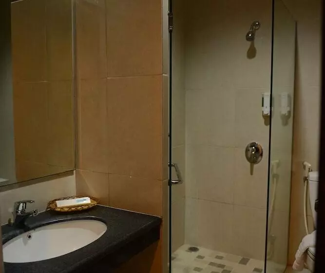 Hotel 88 Diponegorojember By Wh