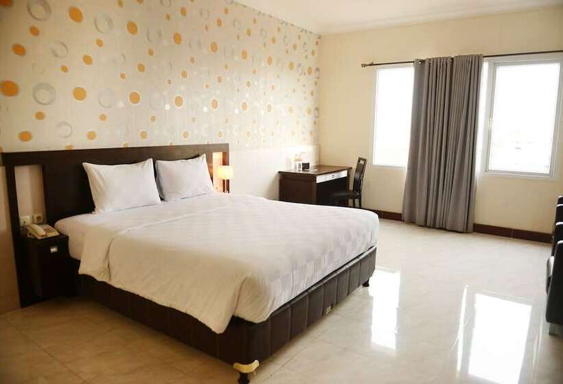 בית מלון כפרי 88 Diponegorojember By Wh