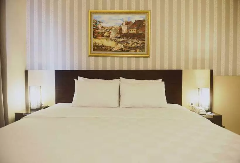 Hotel 88 Diponegorojember By Wh
