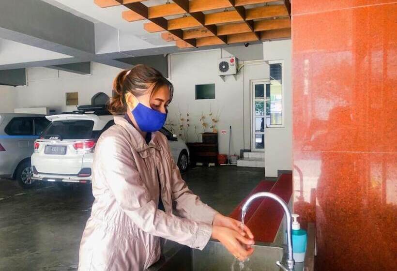 בית מלון כפרי 88 Diponegorojember By Wh