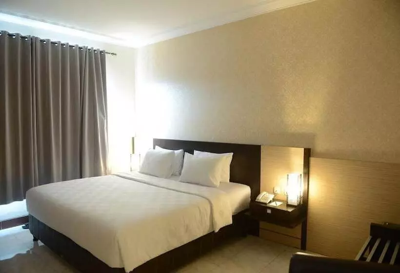 Hotel 88 Diponegorojember By Wh