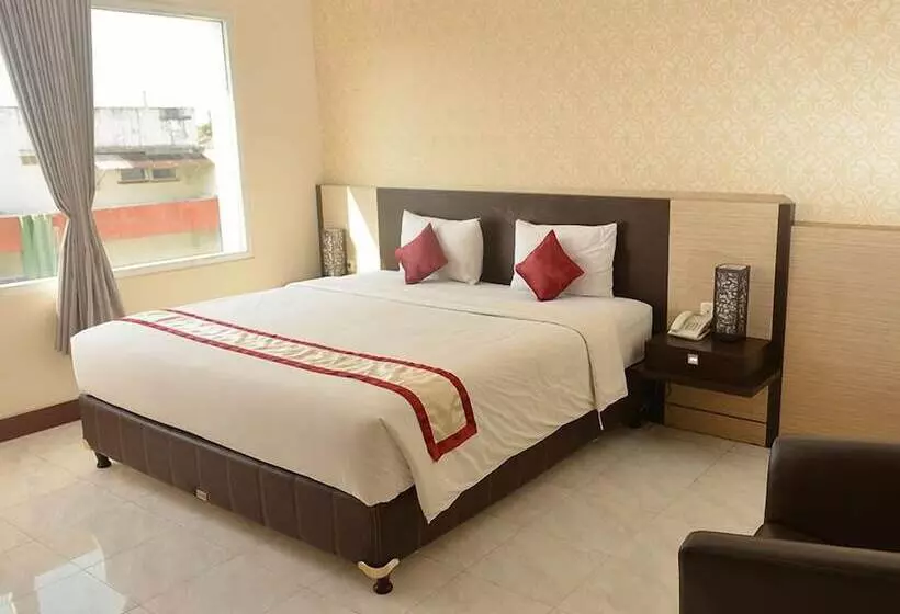 Hotel 88 Diponegorojember By Wh