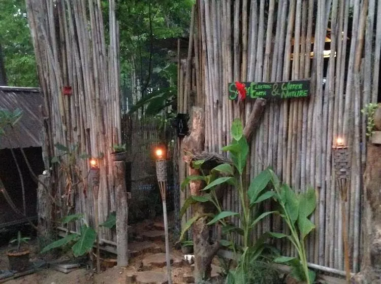 هتل Lipe Camping Zone & Bungalows