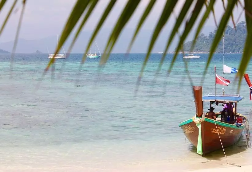 هتل Lipe Camping Zone & Bungalows