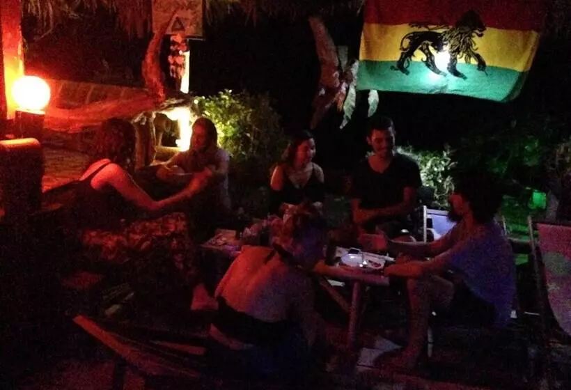 هتل Lipe Camping Zone & Bungalows