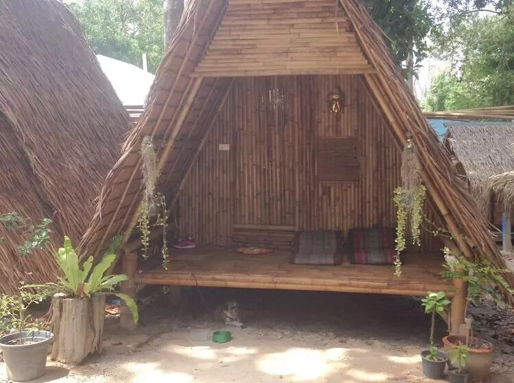 هتل Lipe Camping Zone & Bungalows