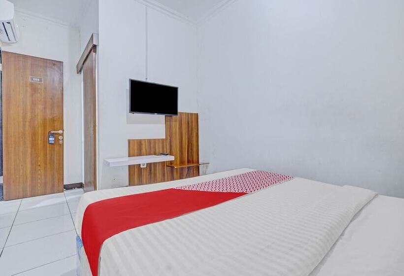 فندق Reddoorz Near Mall Ciputra 2