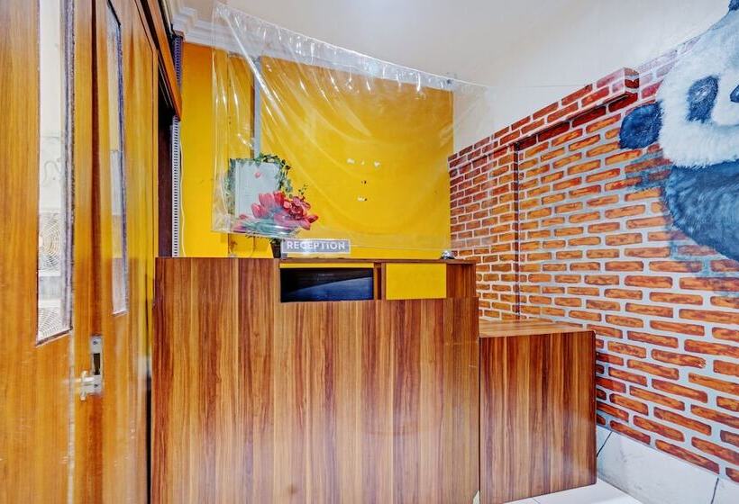 فندق Reddoorz Near Mall Ciputra 2