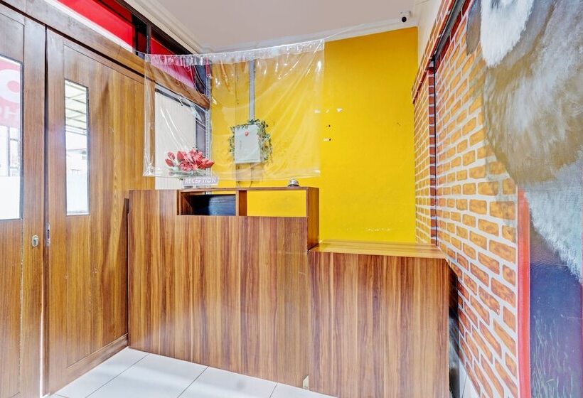 فندق Reddoorz Near Mall Ciputra 2