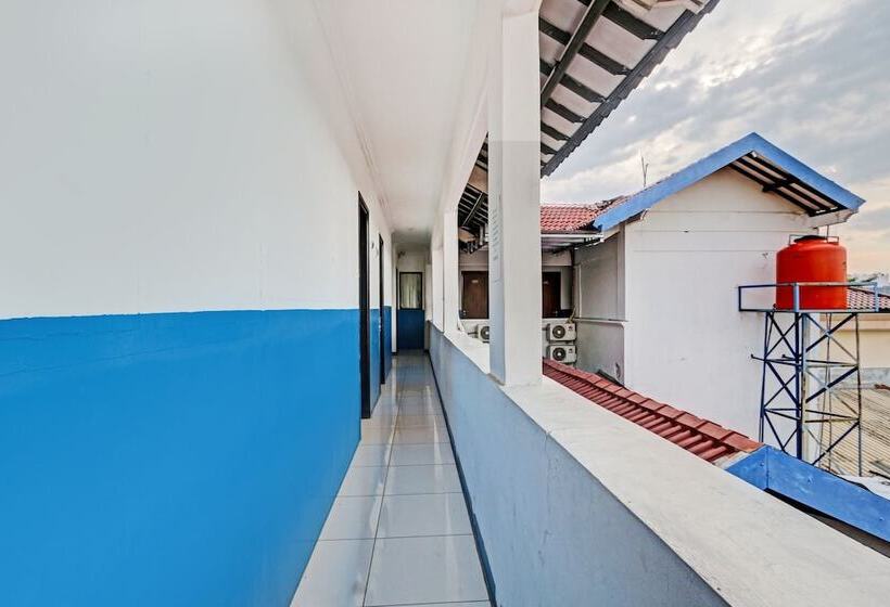 فندق Reddoorz Near Mall Ciputra 2