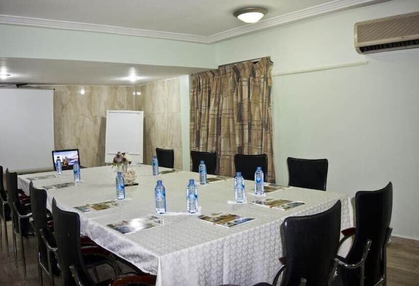 בית מלון כפרי Sam S Cottage