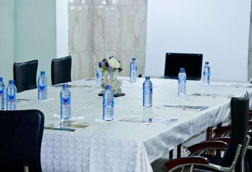 בית מלון כפרי Sam S Cottage