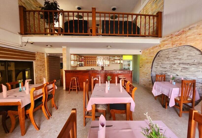 בית מלון כפרי Sam S Cottage