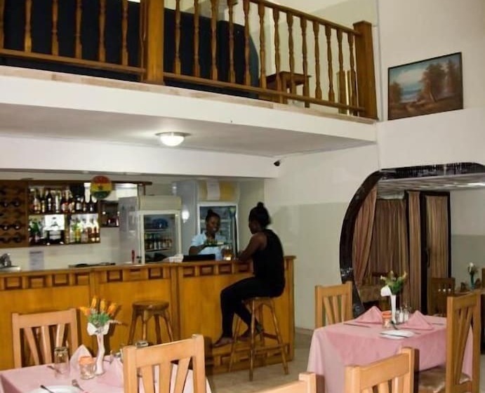 בית מלון כפרי Sam S Cottage