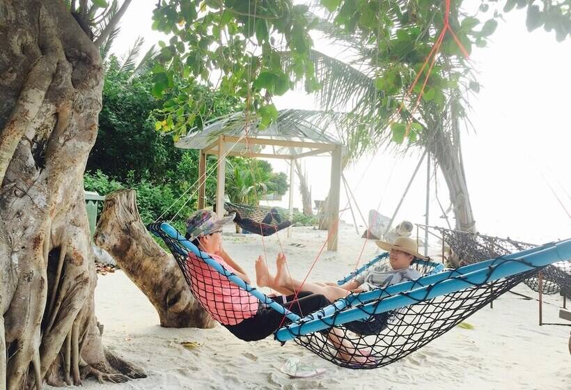 Pensió Noovilu Suites Maldives