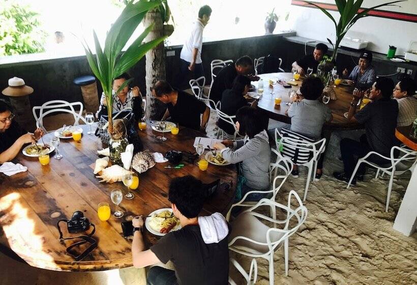 Pensió Noovilu Suites Maldives