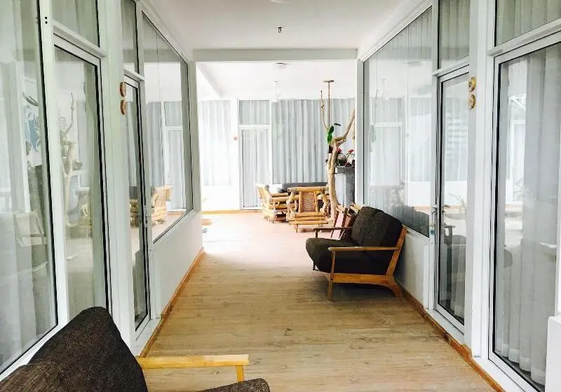 پانسیون Noovilu Suites Maldives