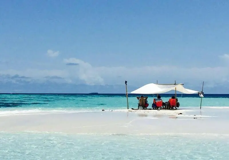 پانسیون Noovilu Suites Maldives