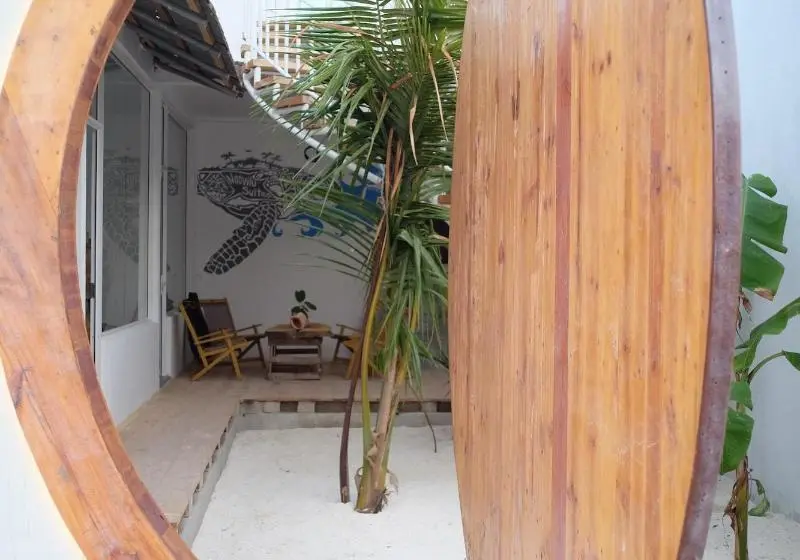 پانسیون Noovilu Suites Maldives