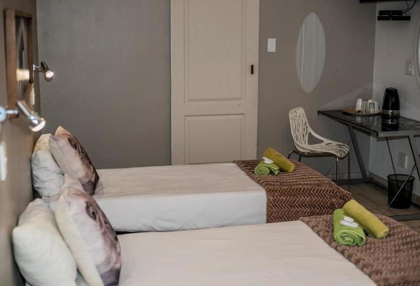 پانسیون Out Of Africa Guesthouse