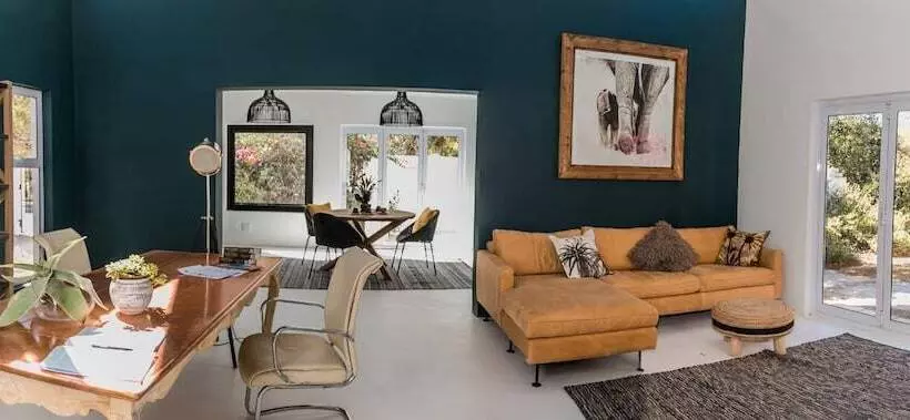 پانسیون Out Of Africa Guesthouse