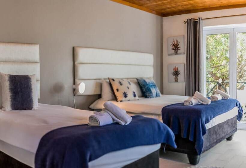 پانسیون Out Of Africa Guesthouse