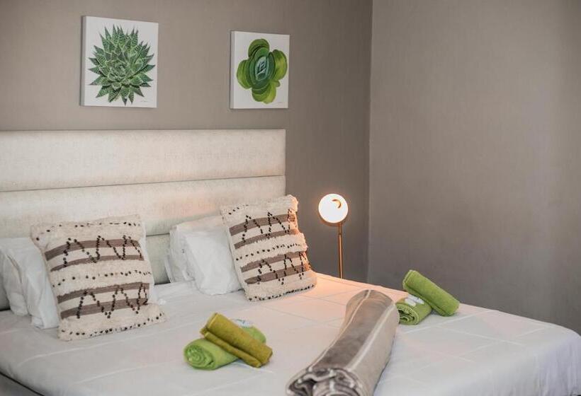 پانسیون Out Of Africa Guesthouse