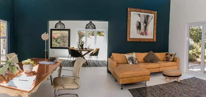 پانسیون Out Of Africa Guesthouse