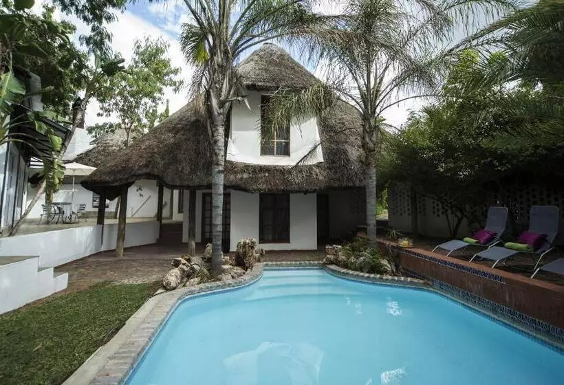 پانسیون Out Of Africa Guesthouse