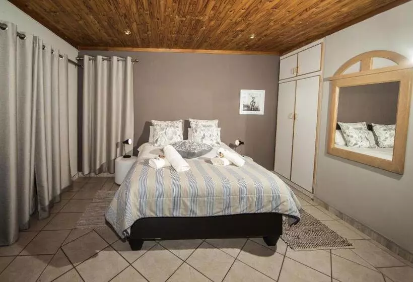 پانسیون Out Of Africa Guesthouse