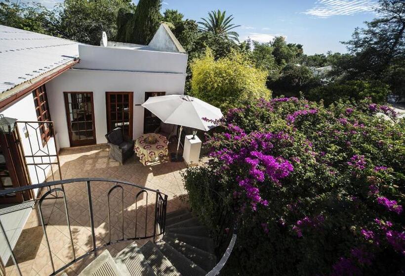 پانسیون Out Of Africa Guesthouse