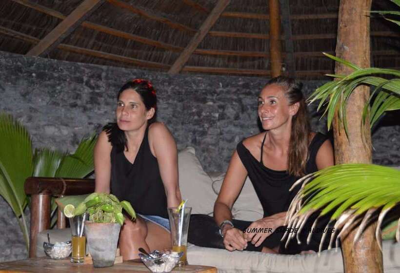 پانسیون Summer Shade Maldives