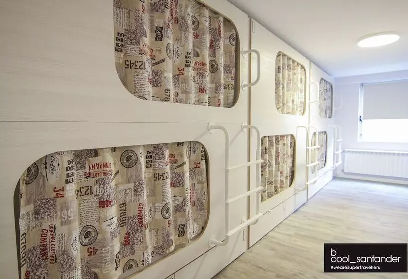 ユースホステル Enjoy Santander