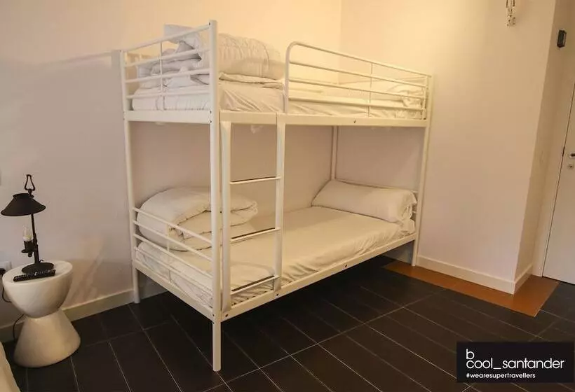 ユースホステル Enjoy Santander