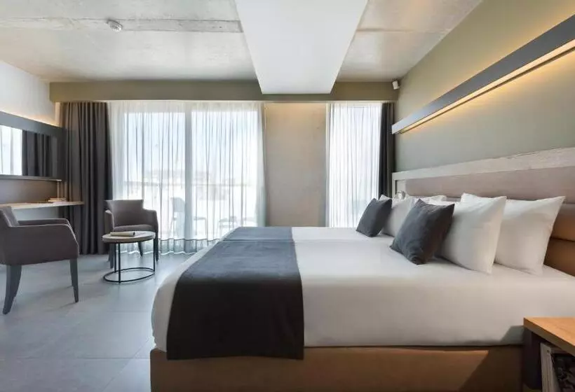 Azur Hotel By St Hotels
